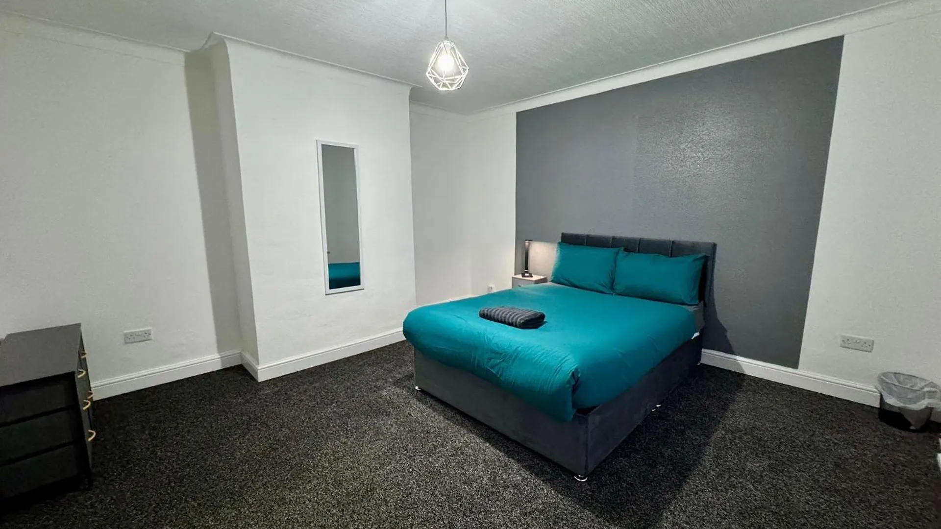Broughty Ferry, Price Match Gaurantee, 4 Bed House, Great For Contractors, Fully Equipped, Private Parking, Easy Ring Road Access, Minimum 90 Nights Bookings Only - Ask Sunrise Short Lets Dundee - Long Term Rates Available At Sunrise Short Lets Dunde Holiday home