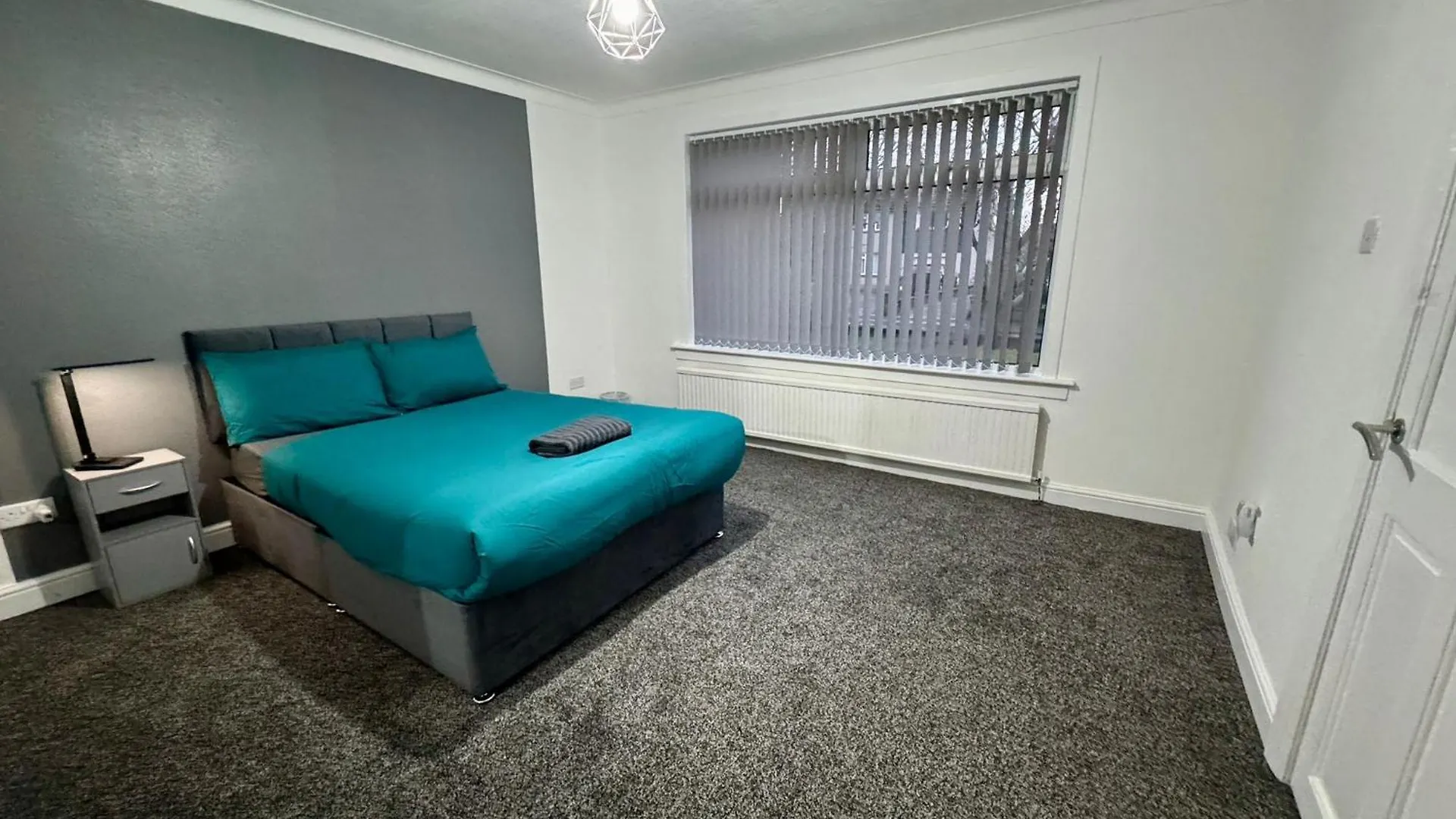 Broughty Ferry, Price Match Gaurantee, 4 Bed House, Great For Contractors, Fully Equipped, Private Parking, Easy Ring Road Access, Minimum 90 Nights Bookings Only - Ask Sunrise Short Lets Dundee - Long Term Rates Available At Sunrise Short Lets Dunde