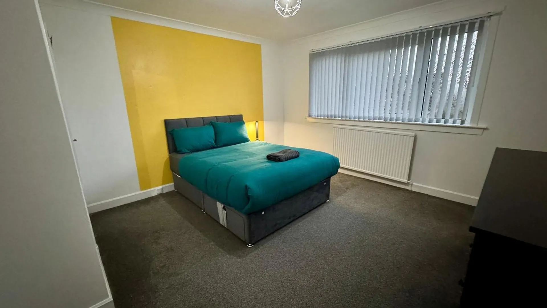 Holiday home Broughty Ferry, Price Match Gaurantee, 4 Bed House, Great For Contractors, Fully Equipped, Private Parking, Easy Ring Road Access, Minimum 90 Nights Bookings Only - Ask Sunrise Short Lets Dundee - Long Term Rates Available At Sunrise Short Lets Dunde