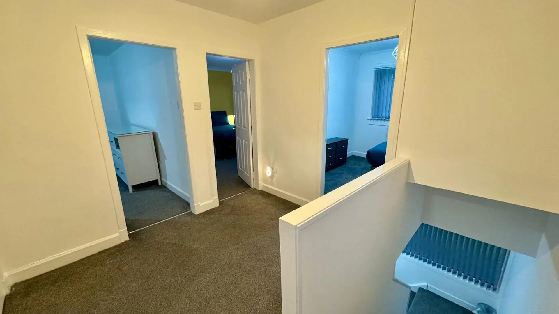 Broughty Ferry, Price Match Gaurantee, 4 Bed House, Great For Contractors, Fully Equipped, Private Parking, Easy Ring Road Access, Minimum 90 Nights Bookings Only - Ask Sunrise Short Lets Dundee - Long Term Rates Available At Sunrise Short Lets Dunde 0*,