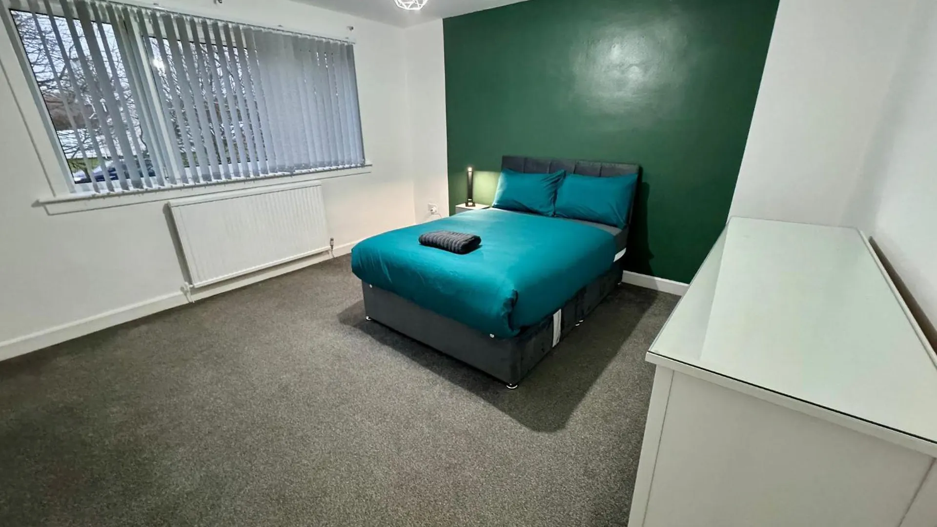 Broughty Ferry, Price Match Gaurantee, 4 Bed House, Great For Contractors, Fully Equipped, Private Parking, Easy Ring Road Access, Minimum 90 Nights Bookings Only - Ask Sunrise Short Lets Dundee - Long Term Rates Available At Sunrise Short Lets Dunde United Kingdom